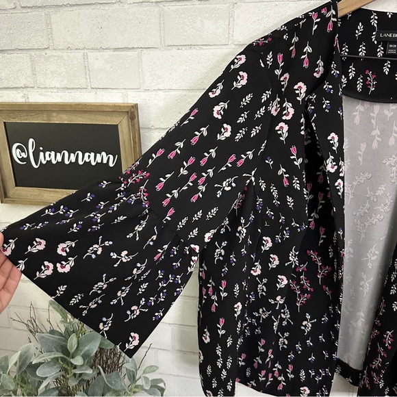LANE BRYANT Black Flowered Open Bell Sleeve Blazer - Picture 5 of 9